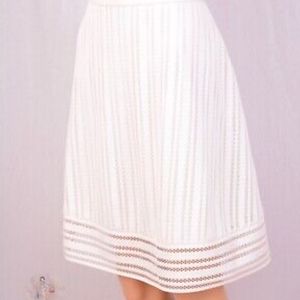 White Round Circle J Crew  Skirt with zipper Middi Lace Simetrical Clásic Basic